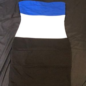Cute strapless body con dress!